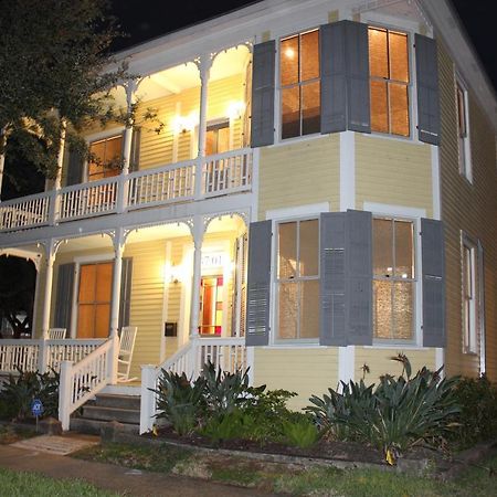 Historic 1899 Home For Summer Galveston Extérieur photo